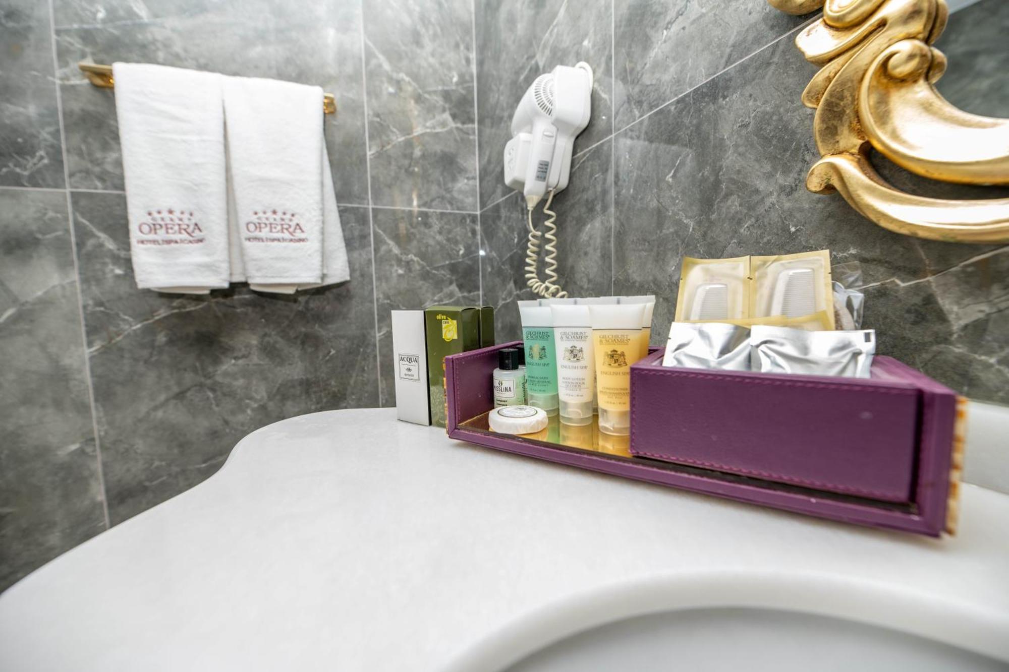 Grand Opera Hotel & Casino & Spa Kyrenia  Bagian luar foto