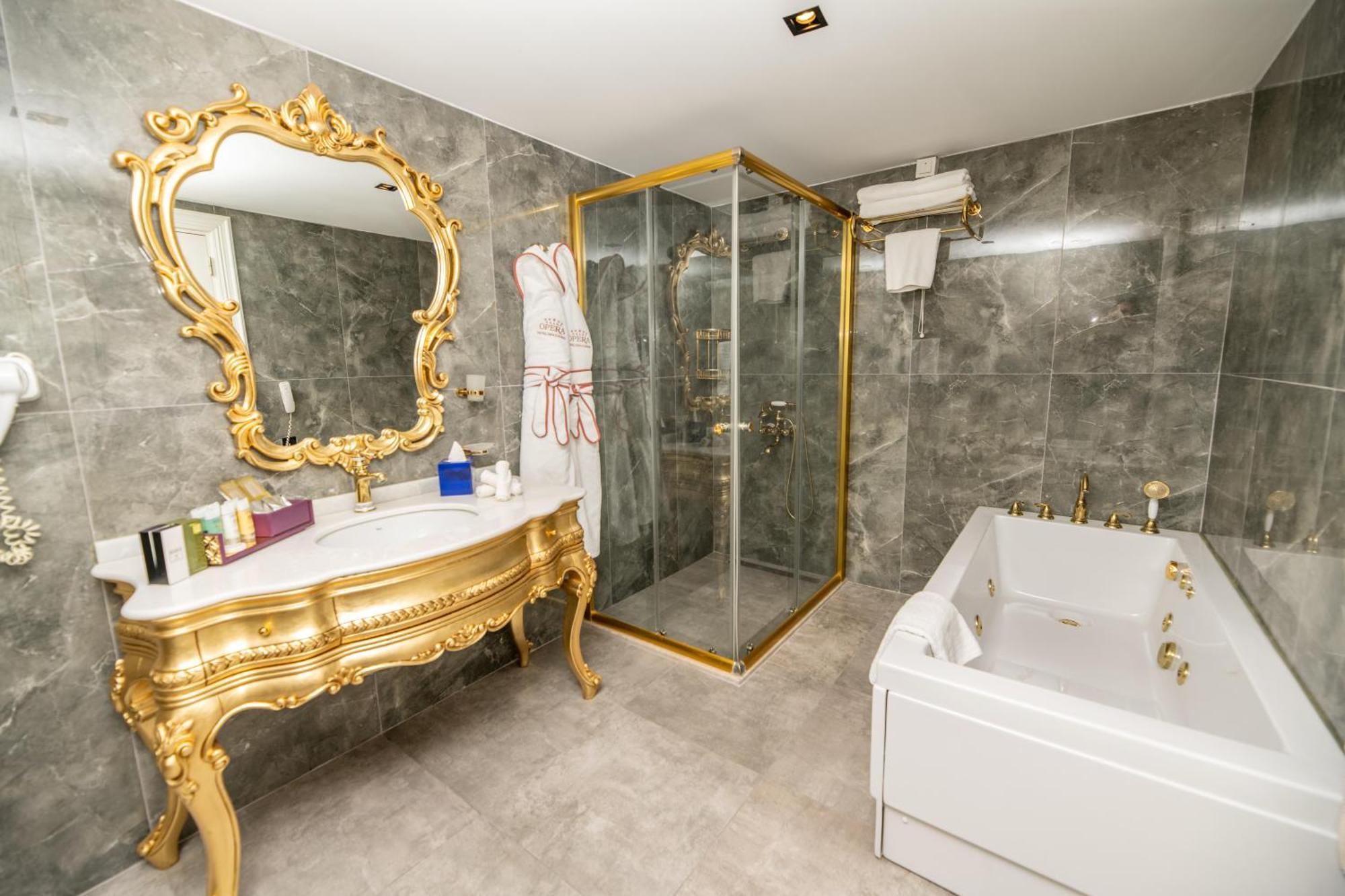 Grand Opera Hotel & Casino & Spa Kyrenia  Bagian luar foto