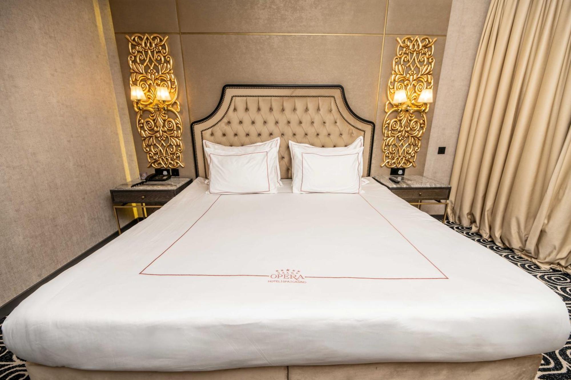 Grand Opera Hotel & Casino & Spa Kyrenia  Bagian luar foto